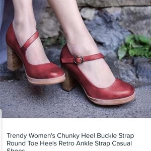 Women's Chunky Heel Buckle Strap Round Toe Heels